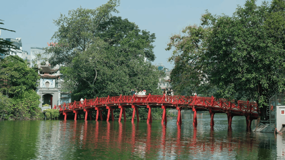 Step into Hanoi’s spiritual heart at Ngoc Son Temple, where history and serenity meet on a lake island (Source: Pexels)